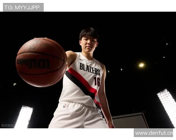 杨瀚森积极学习英语外教辅导助力球队成长与个人提升