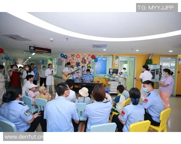 格纳布里与基米希探访医院肿瘤病房温暖关怀患病儿童