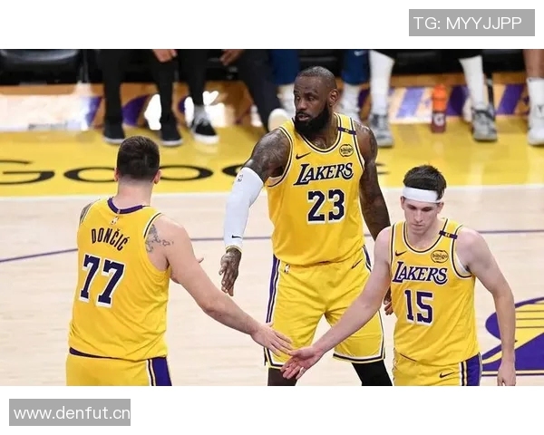 老詹能否逆袭里夫斯湖人或迎来白人三少时代的挑战