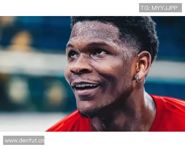 爱德华兹季前赛首球精彩回顾高难度撤步跳投展现夏季训练成果 爱德华兹季前赛首球精彩回顾高难度撤步跳投展现夏季训练成果