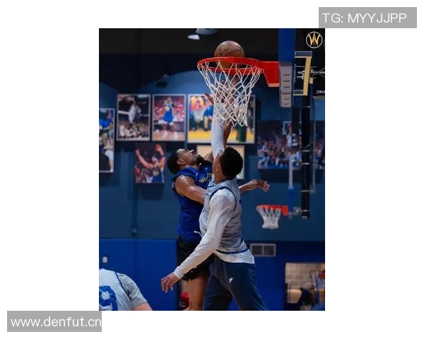 科尔强调持球人防守期待穆迪波杰库明加梅尔顿在赛季中的出色表现 科尔强调持球人防守期待穆迪波杰库明加梅尔顿在赛季中的出色表现