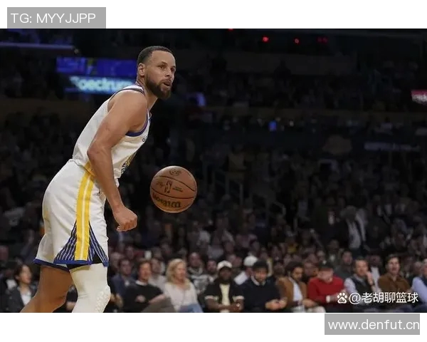 勇士队医澄清库里伤情错误左腿受伤引发关注与讨论